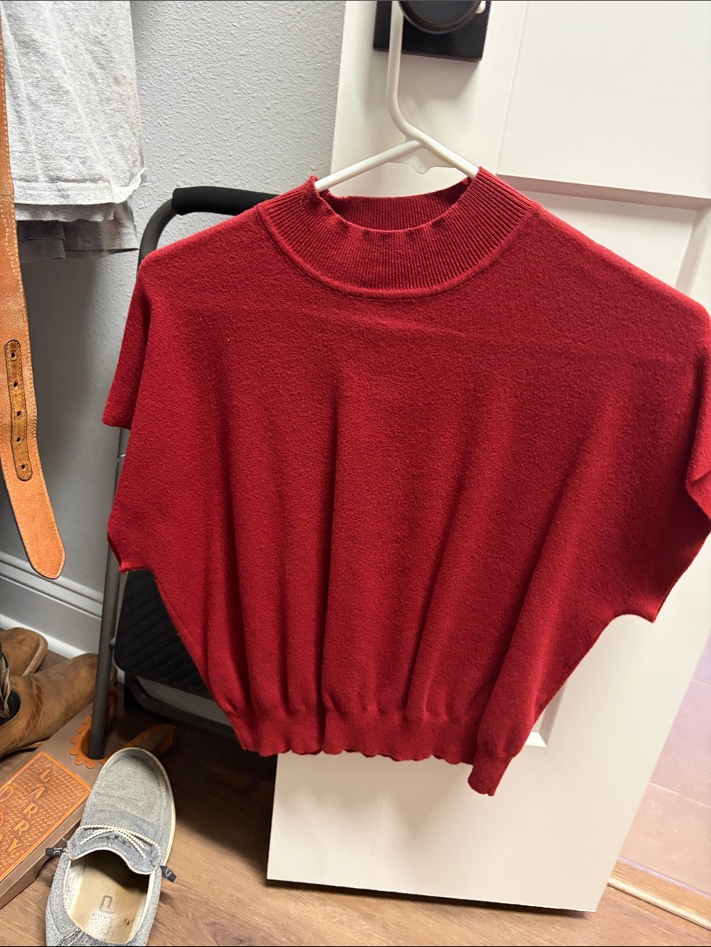 eesome Red Short-Sleeve Crewneck Knit Top